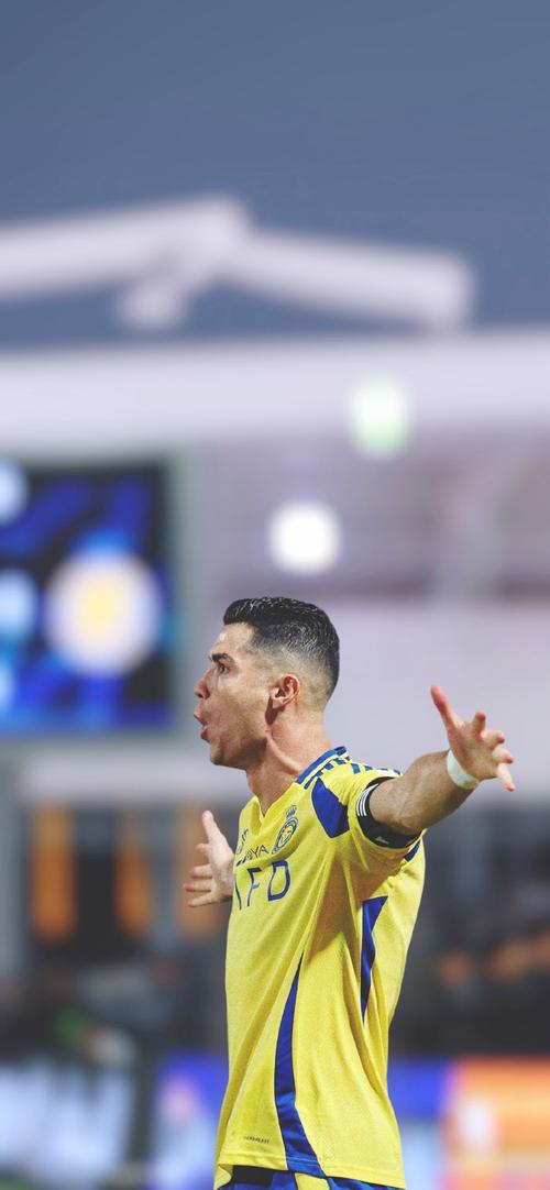 LPL最能“宫斗”战队诞生！连换八位首发选手，终于拿到全球首胜