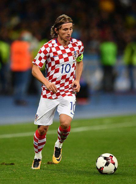 湖人惨败马刺：东契奇独木难支，角色球员该背锅？