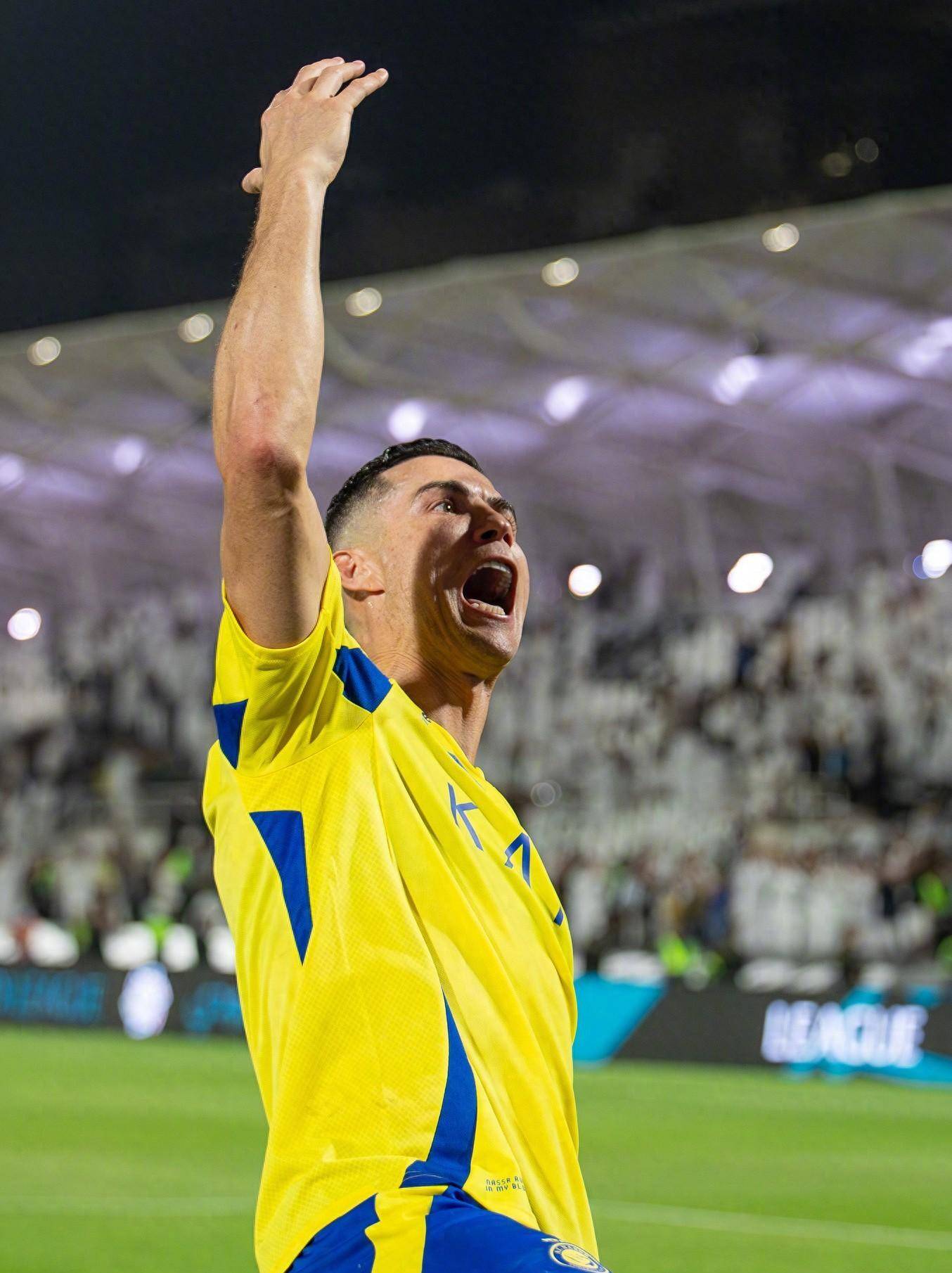 赵继伟最懂杨鸣！CBA表扬+登上辽视春晚