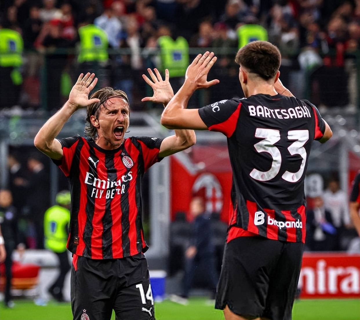 轰33分还是惨败！硬汉也止不住落泪，粤迷评论区落井下石，太讽刺