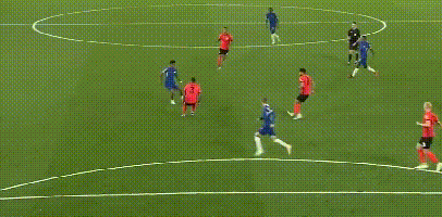 BLG换打野后无敌了，轻松暴打TES，成登峰组唯一不败队伍