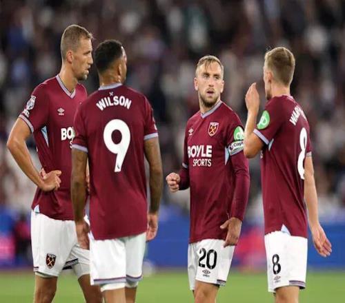 首部春节贺岁片热播，除夕超8000万日活的《和平精英》为何六年长青