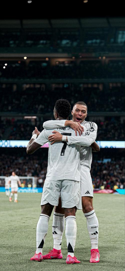 独行侠后卫克里斯蒂谈戴维斯伤情