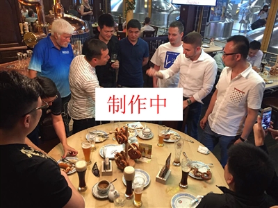 尺帝为买Uzi皮肤抛弃底线！直播索要“屁股费”，希望MSI请神Uzi