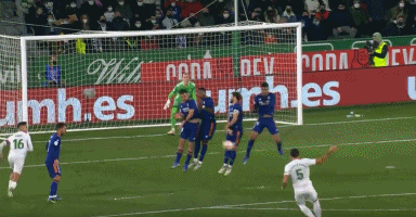 天秀!内马尔连过4人+脚后跟妙传 姆巴佩错失单刀